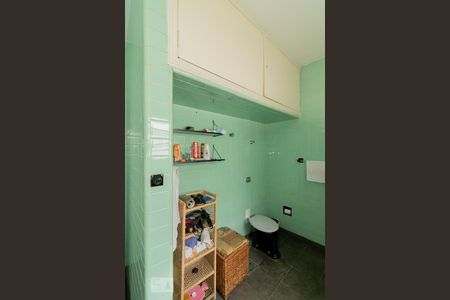 Casa à venda com 220m², 3 quartos e 3 vagas Casa à venda com 220m², 3 quartos e 3 vagasBanheiro