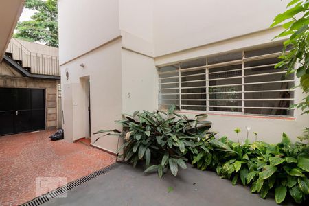 Casa à venda com 220m², 3 quartos e 3 vagas Casa à venda com 220m², 3 quartos e 3 vagasQuintal