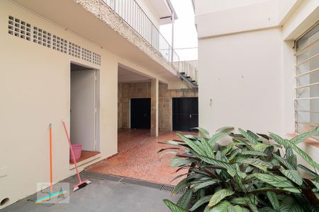 Casa à venda com 220m², 3 quartos e 3 vagas Casa à venda com 220m², 3 quartos e 3 vagasQuintal