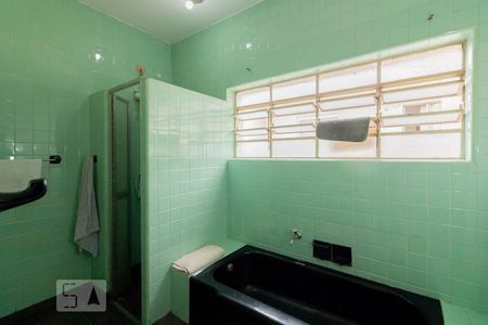 Casa à venda com 220m², 3 quartos e 3 vagas Casa à venda com 220m², 3 quartos e 3 vagasBanheiro