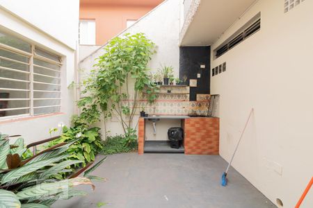 Casa à venda com 220m², 3 quartos e 3 vagas Casa à venda com 220m², 3 quartos e 3 vagasÁrea comum - Churrasqueira