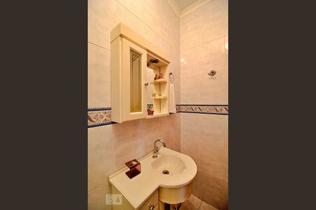 Casa para alugar com 400m², 4 quartos e 30 vagasBanheiro 1