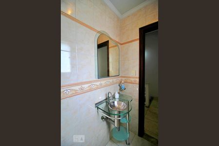 Casa para alugar com 400m², 4 quartos e 30 vagasBanheiro 2