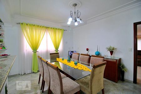 Casa para alugar com 400m², 4 quartos e 30 vagasCozinha