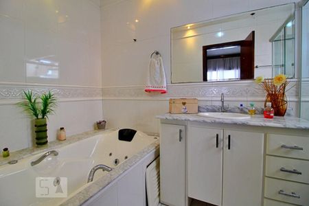 Casa para alugar com 400m², 4 quartos e 30 vagasBanheiro da Suíte 2