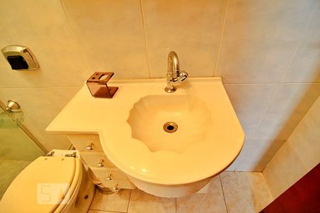 Casa para alugar com 400m², 4 quartos e 30 vagasBanheiro 1