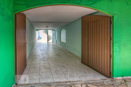 Garagem de casa para alugar com 3 quartos, 300m² em Tarumã, Curitiba