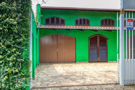 Fachada de casa para alugar com 3 quartos, 300m² em Tarumã, Curitiba