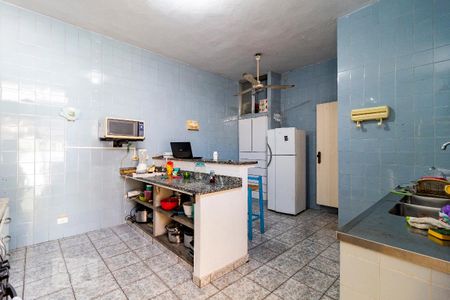Casa para alugar com 380m², 4 quartos e 2 vagas Casa para alugar com 380m², 4 quartos e 2 vagasCozinha