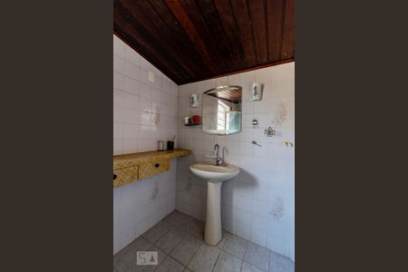 Casa para alugar com 380m², 4 quartos e 2 vagas Casa para alugar com 380m², 4 quartos e 2 vagasBanheiro 2