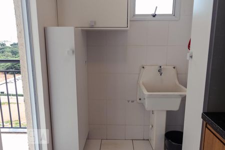 Apartamento para alugar com 75m², 3 quartos e 1 vagaÁrea de Serviço
