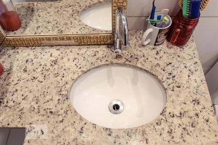 Apartamento para alugar com 75m², 3 quartos e 1 vagaDetalhe - Banheiro da Suíte