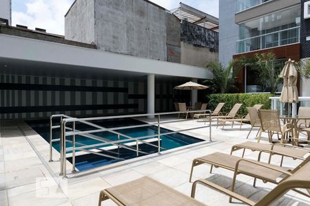 Studio para alugar com 45m², 1 quarto e 1 vaga Studio para alugar com 45m², 1 quarto e 1 vagaPiscina