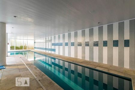 Studio para alugar com 45m², 1 quarto e 1 vaga Studio para alugar com 45m², 1 quarto e 1 vagaPiscina