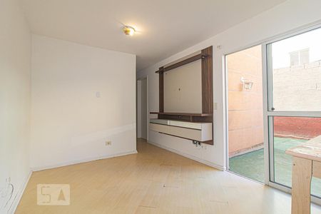 Sala de Apartamento com 2 quartos, 45m² Campo Comprido 