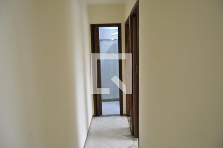 Corredor de casa de condomínio para alugar com 2 quartos, 45m² em Todos Os Santos, Rio de Janeiro