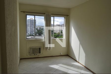 Sala de apartamento para alugar com 2 quartos, 45m² em Todos Os Santos, Rio de Janeiro