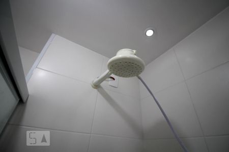 Banheiro de kitnet/studio para alugar com 1 quarto, 19m² em Brás, São Paulo