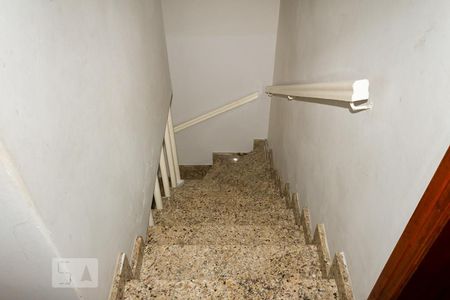 Escada de casa à venda com 2 quartos, 130m² em Jardim São Miguel, São Paulo