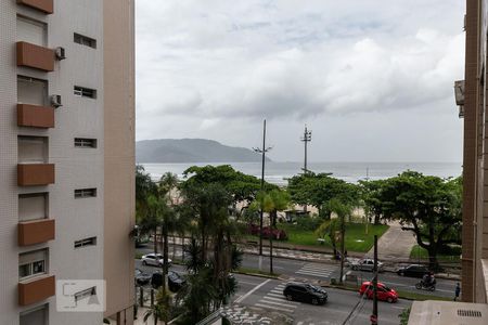 Vista de apartamento para alugar com 2 quartos, 80m² em Gonzaga, Santos