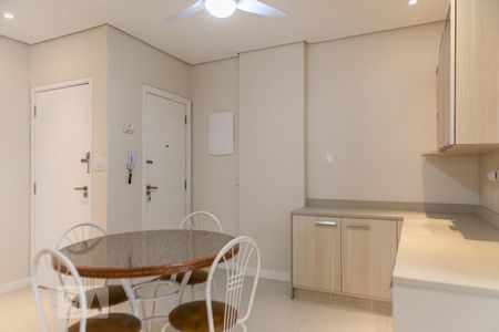 Sala de apartamento para alugar com 2 quartos, 80m² em Gonzaga, Santos