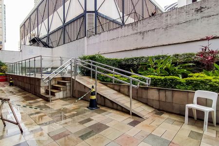 Apartamento à venda com 92m², 3 quartos e 2 vagas Apartamento à venda com 92m², 3 quartos e 2 vagasÁrea comum - Piscina