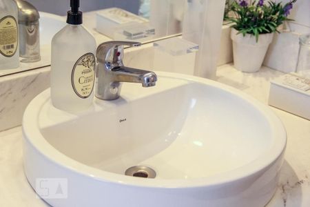 Apartamento à venda com 92m², 3 quartos e 2 vagas Apartamento à venda com 92m², 3 quartos e 2 vagasBanheiro da Suíte