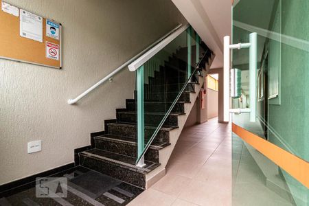 Apartamento à venda com 55m², 2 quartos e 1 vagaEscada de acesso 