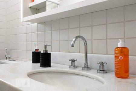 Apartamento à venda com 97m², 3 quartos e 1 vagaDetalhe banheiro