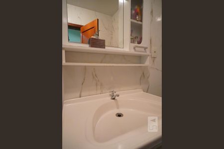 Casa à venda com 381m², 5 quartos e 5 vagasBanheiro - Corredor