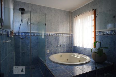 Casa à venda com 381m², 5 quartos e 5 vagasSuite - Banheiro