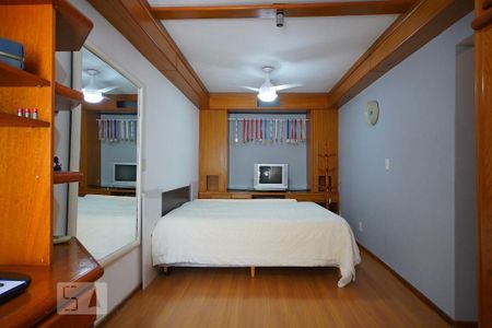 Casa à venda com 381m², 5 quartos e 5 vagasQuarto 1