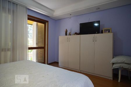 Casa à venda com 381m², 5 quartos e 5 vagasSuite