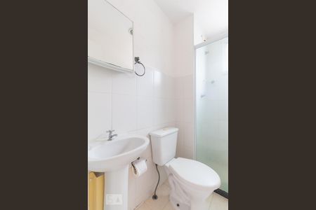 Banheiro de apartamento à venda com 2 quartos, 54m² em Vila Talarico, São Paulo