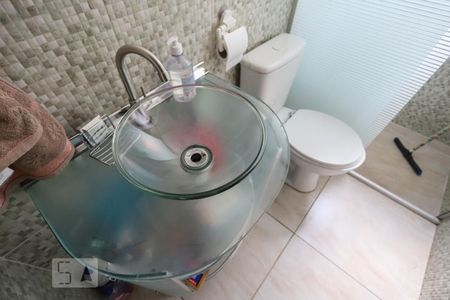 Casa à venda com 75m², 3 quartos e 1 vagaBanheiro