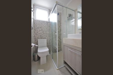 Apartamento à venda com 90m², 2 quartos e 2 vagasBanheiro da suíte