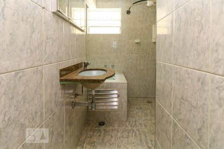 Apartamento para alugar com 71m², 3 quartos e sem vagaBanheiro 