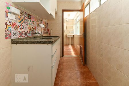 Apartamento para alugar com 71m², 3 quartos e sem vagaCozinha 