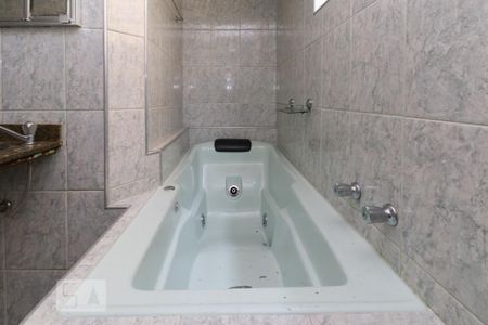 Apartamento para alugar com 71m², 3 quartos e sem vagaBanheiro 