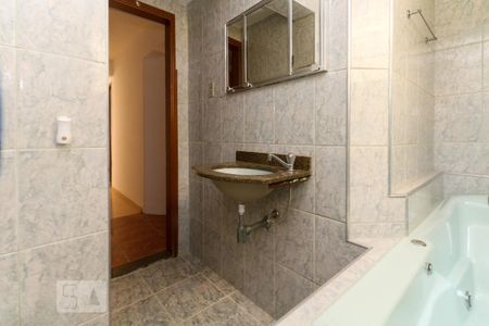 Apartamento para alugar com 71m², 3 quartos e sem vagaBanheiro 
