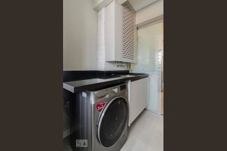 Apartamento para alugar com 68m², 2 quartos e 1 vagaÁrea de serviço