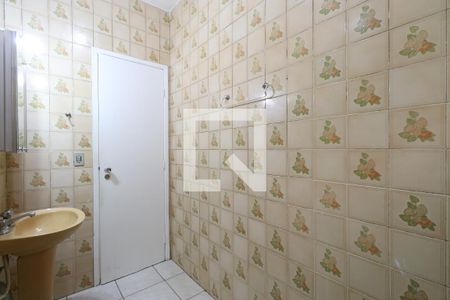 Banheiro  de apartamento para alugar com 1 quarto, 50m² em Vila Ipojuca, São Paulo