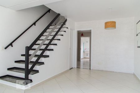 Sala de casa de condomínio à venda com 3 quartos, 150m² em Vila Nilva, São Paulo