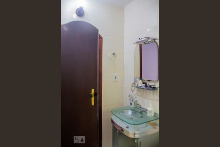 Casa à venda com 150m², 3 quartos e 2 vagasBanheiro da Suíte