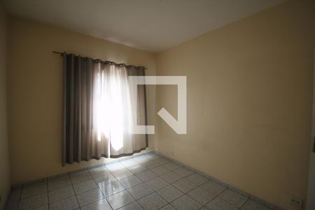 Quarto de casa para alugar com 4 quartos, 200m² em Jardim Luanda, São Paulo