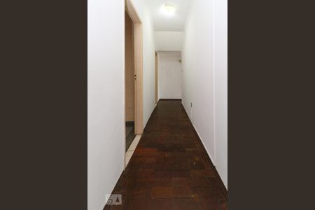 Casa à venda com 357m², 3 quartos e 3 vagasCorredor