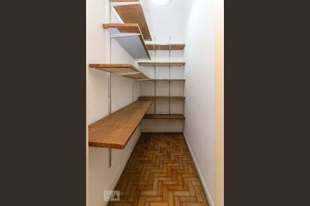 Casa à venda com 357m², 3 quartos e 3 vagasRoupeiro