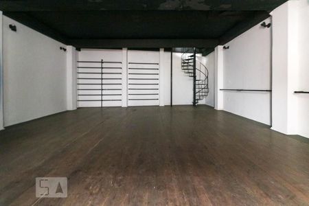 Casa à venda com 357m², 3 quartos e 3 vagasSalão de festas