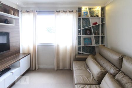 Sala de casa de condomínio para alugar com 2 quartos, 120m² em Vila Bela, São Paulo