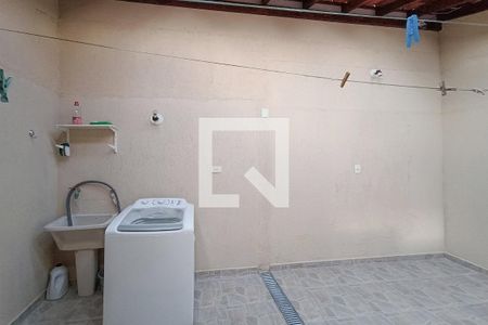 Casa à venda com 100m², 2 quartos e 1 vaga Casa à venda com 100m², 2 quartos e 1 vagaÁrea de Serviço